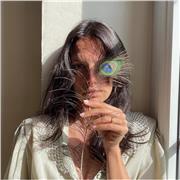 Laureata impartisce lezioni di materie umanistiche